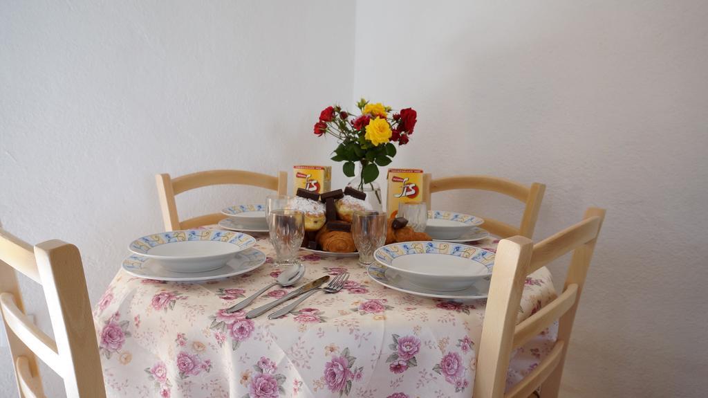 Apartments Red Rose Nin Bagian luar foto